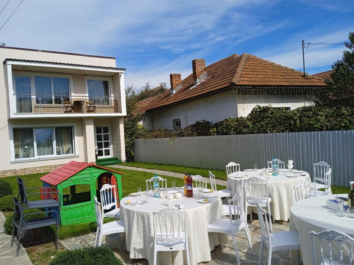 Casa Sonia Hotel Targu Jiu Exterior photo